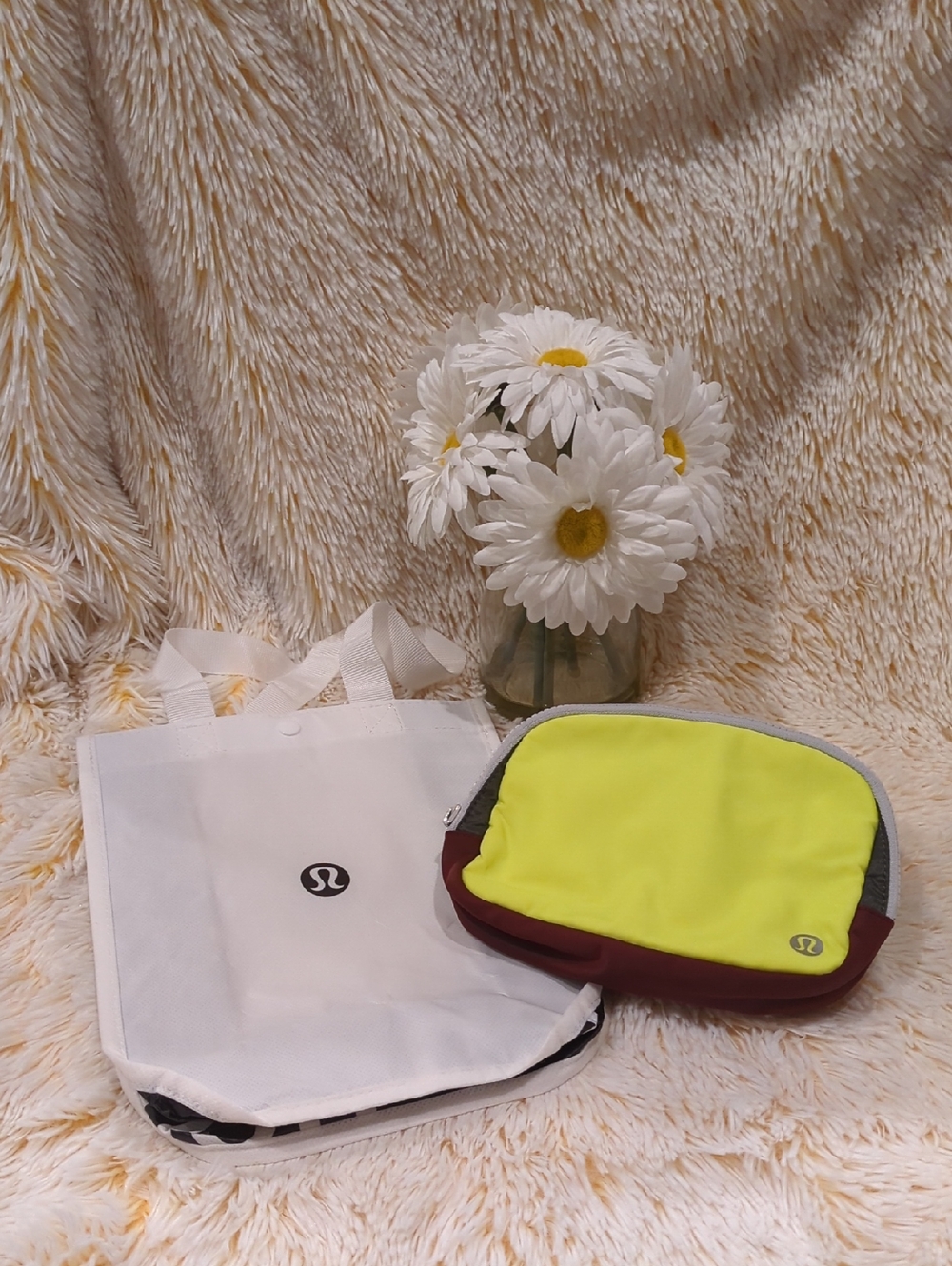 ❤️👜Lululemon Everywhere Belt Bag 1L Highlighter Yellow And burgundy 👜❤️